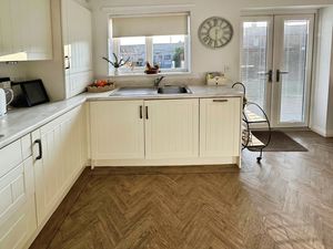 Photo 8- click for photo gallery